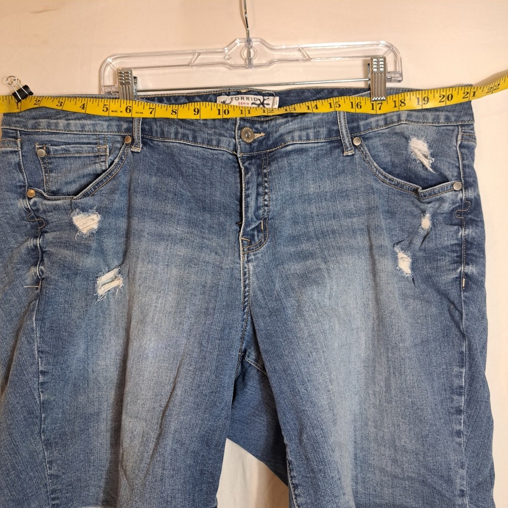 Torrid Denim Shorts Size 22 stretch Bermuda Women's Plus Cotton Spandex Blend - Picture 5 of 9